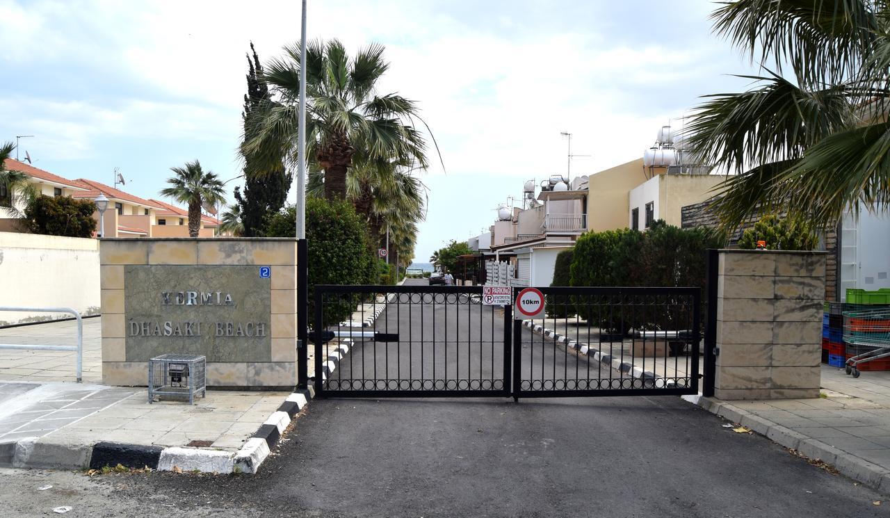 Christos Beach House Ларнака Екстер'єр фото