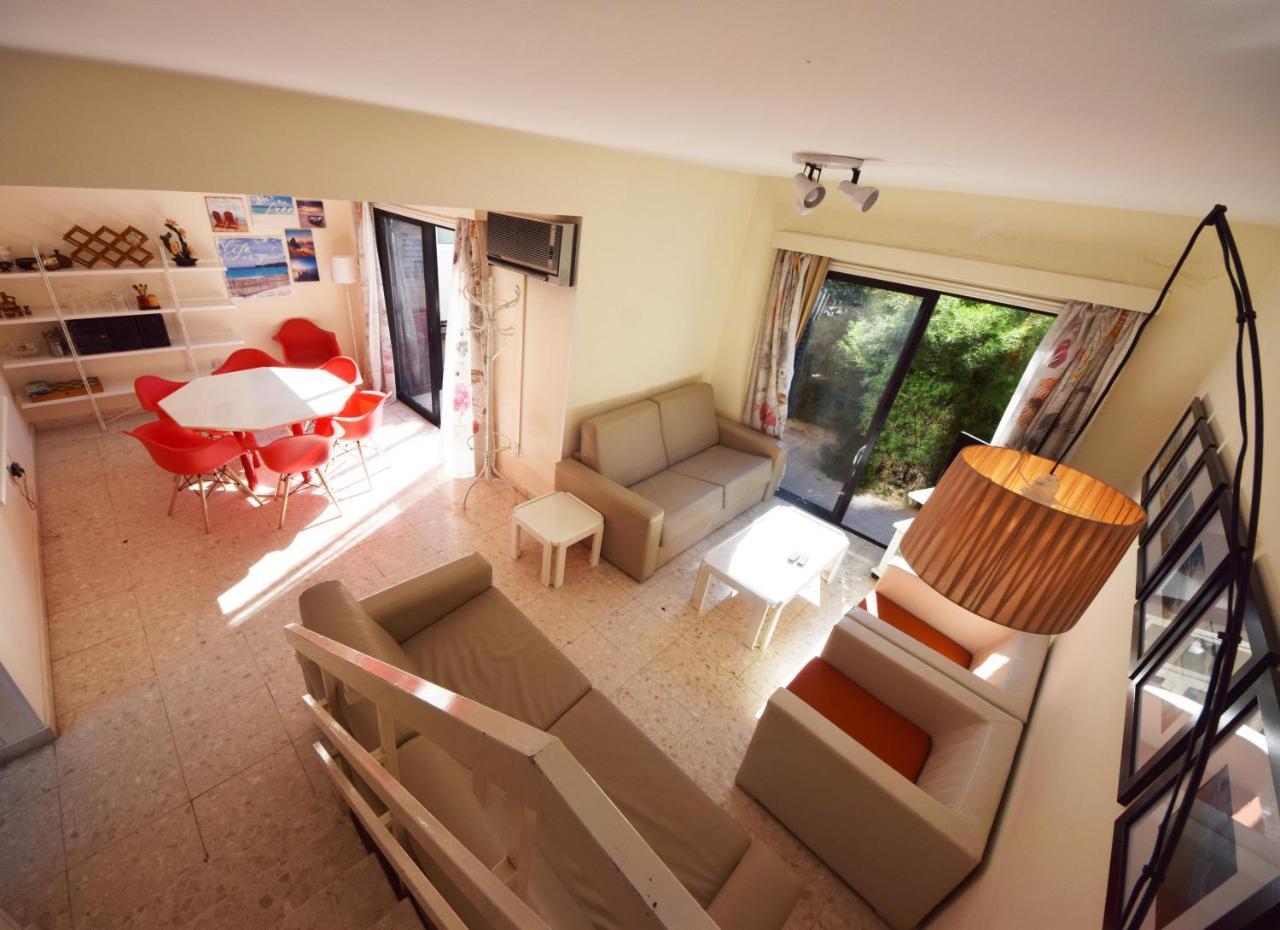 Christos Beach House Ларнака Екстер'єр фото