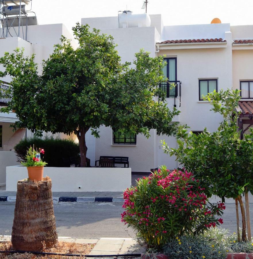 Christos Beach House Ларнака Екстер'єр фото